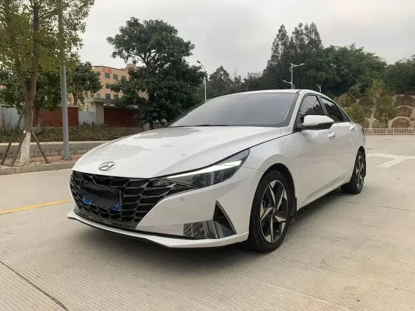 2022 Hyundai Elantra 1.5L 115HP L4 CVT