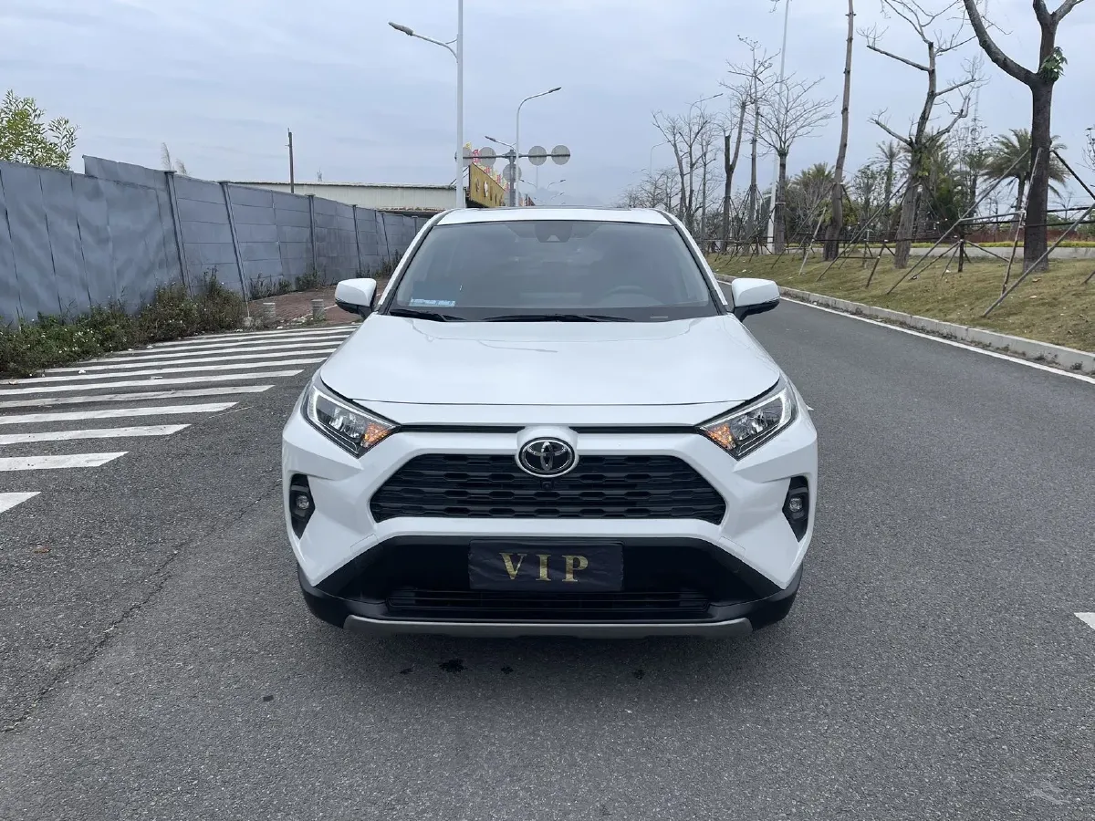 2023 Toyota RAV4 2.0L 171HP L4 CVT,autocango,china used car exporter,china ev exporter,chinese used car exporter,chinese used ev exporter
