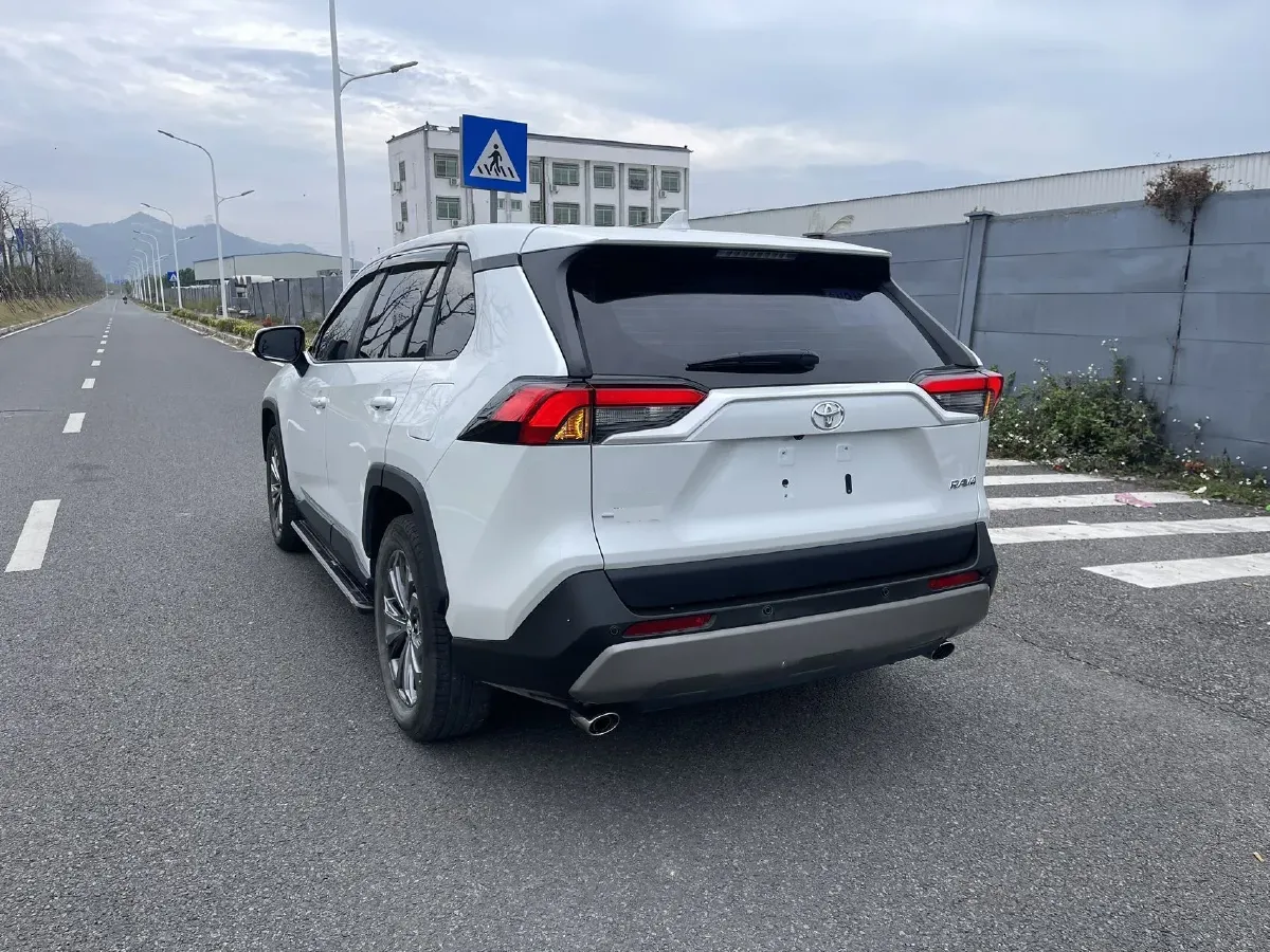 2023 Toyota RAV4 2.0L 171HP L4 CVT,autocango,china used car exporter,china ev exporter,chinese used car exporter,chinese used ev exporter