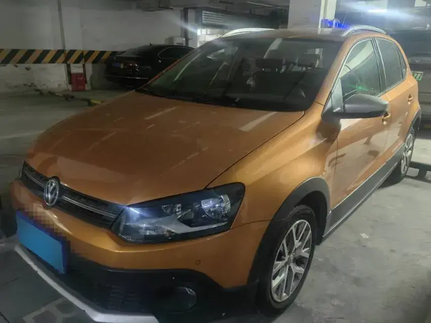 2014 Volkswagen Polo 1.6L 110HP L4 5MT
