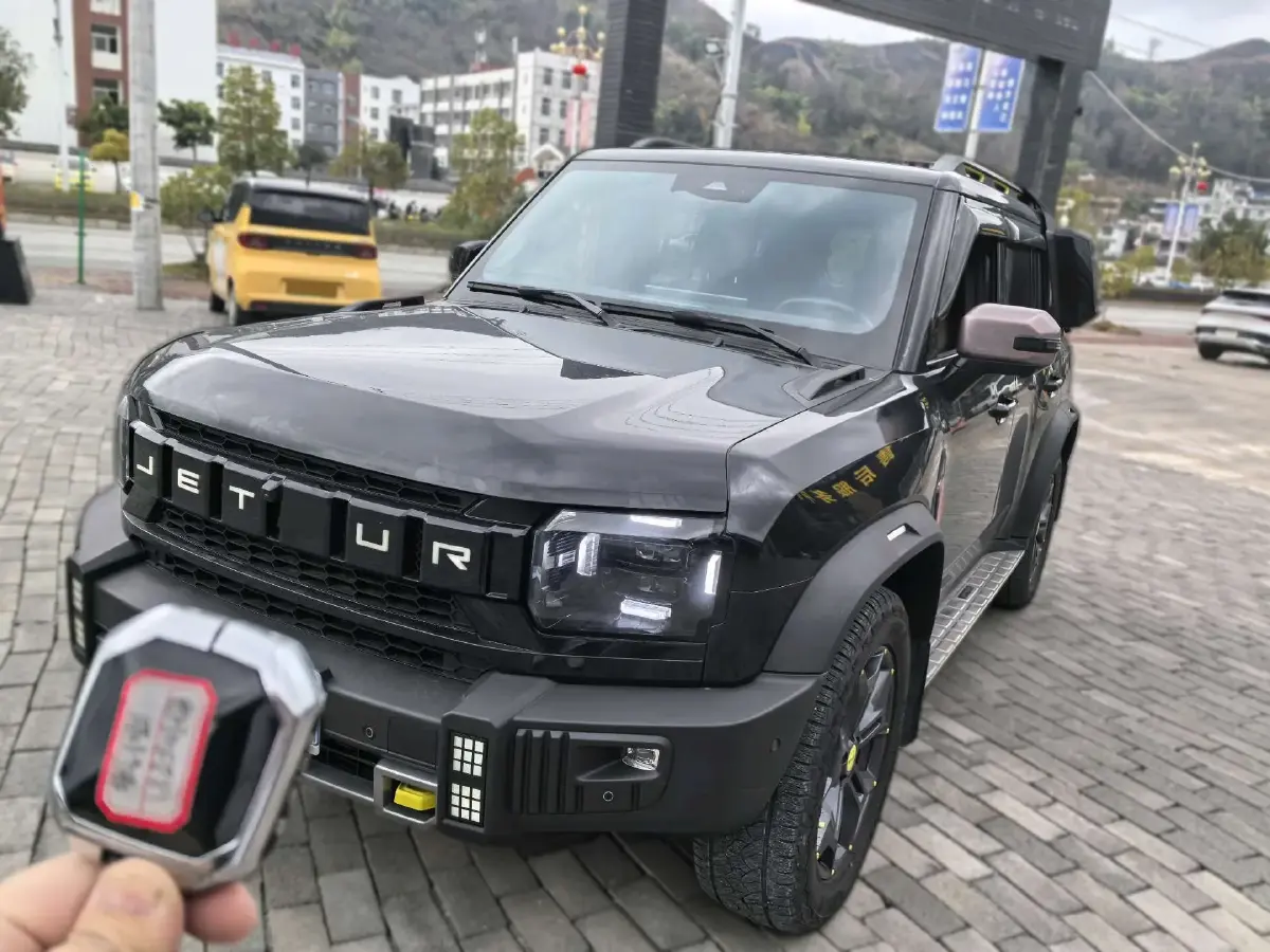 2023 Jetour Traveller 2.0T 254HP L4 8AT