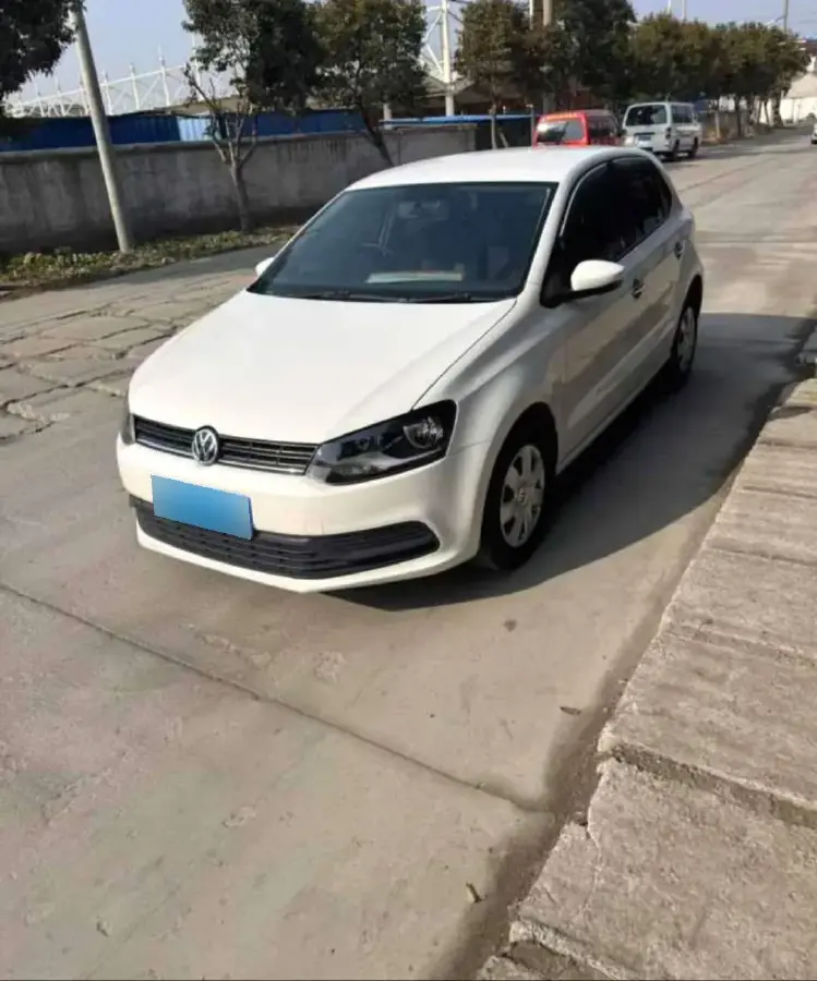 2016 Volkswagen Polo 1.4L 90HP L4 6AT