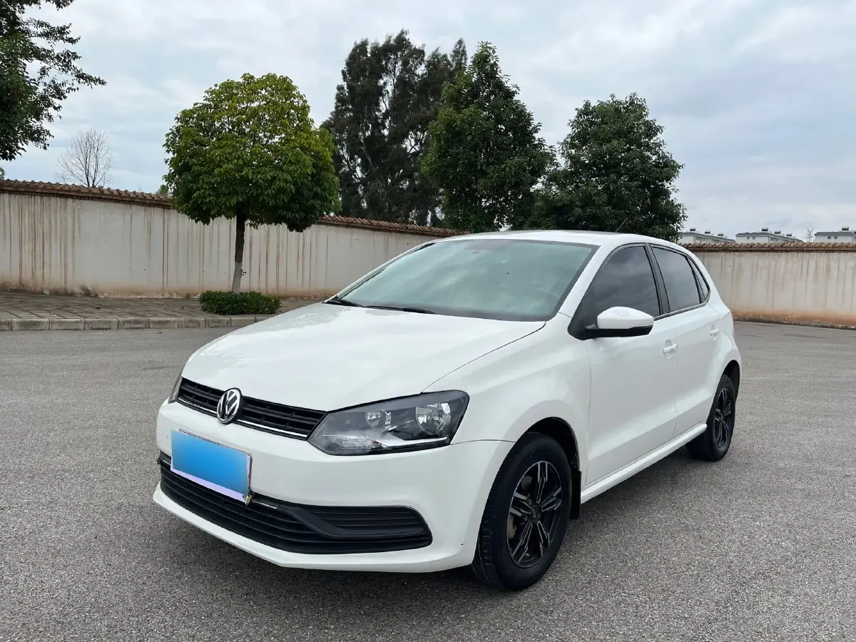 2016 Volkswagen Polo 1.4L 90HP L4 6AT