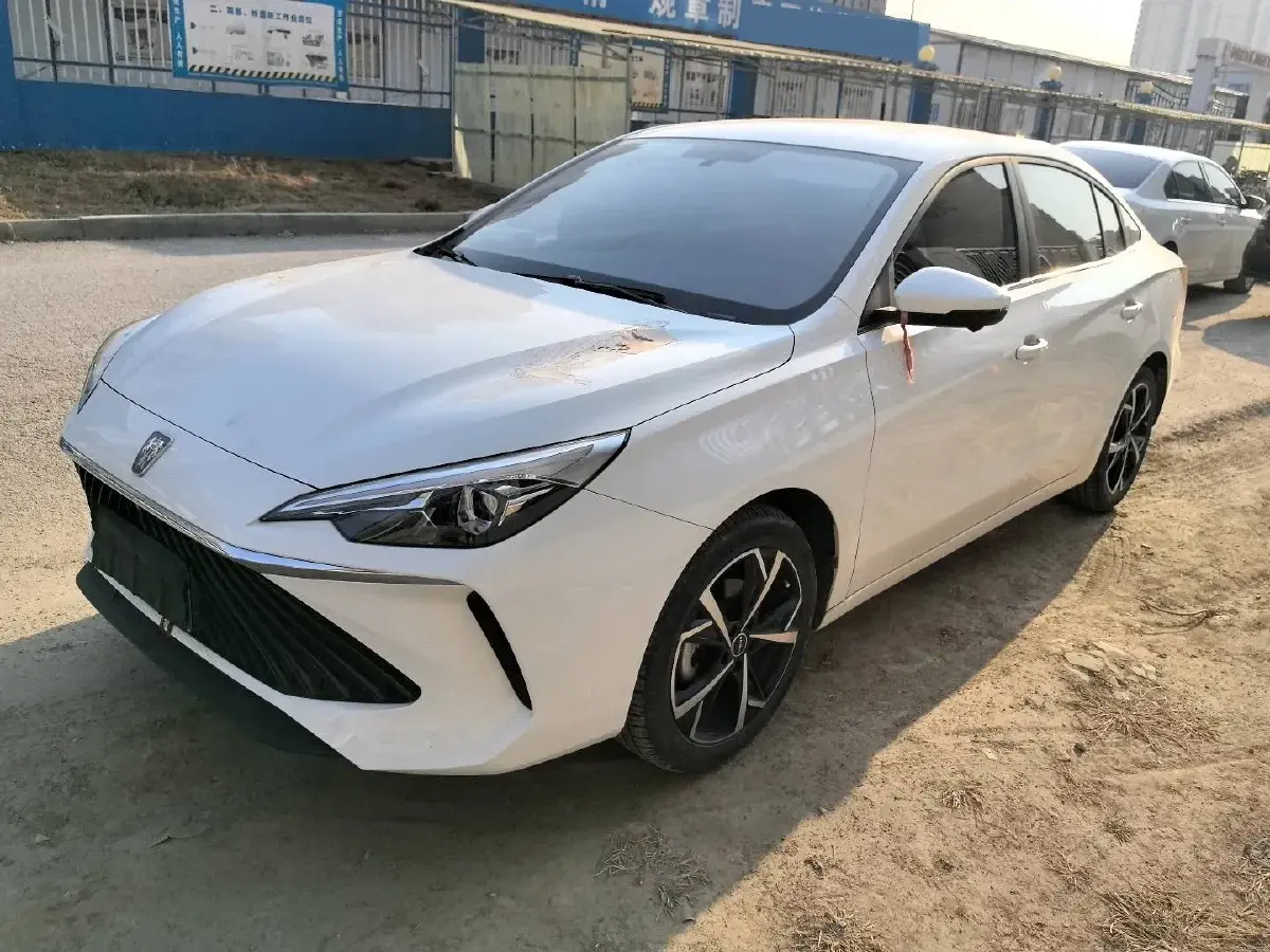 2024 Roewe i5 1.5L 129HP L4 CVT