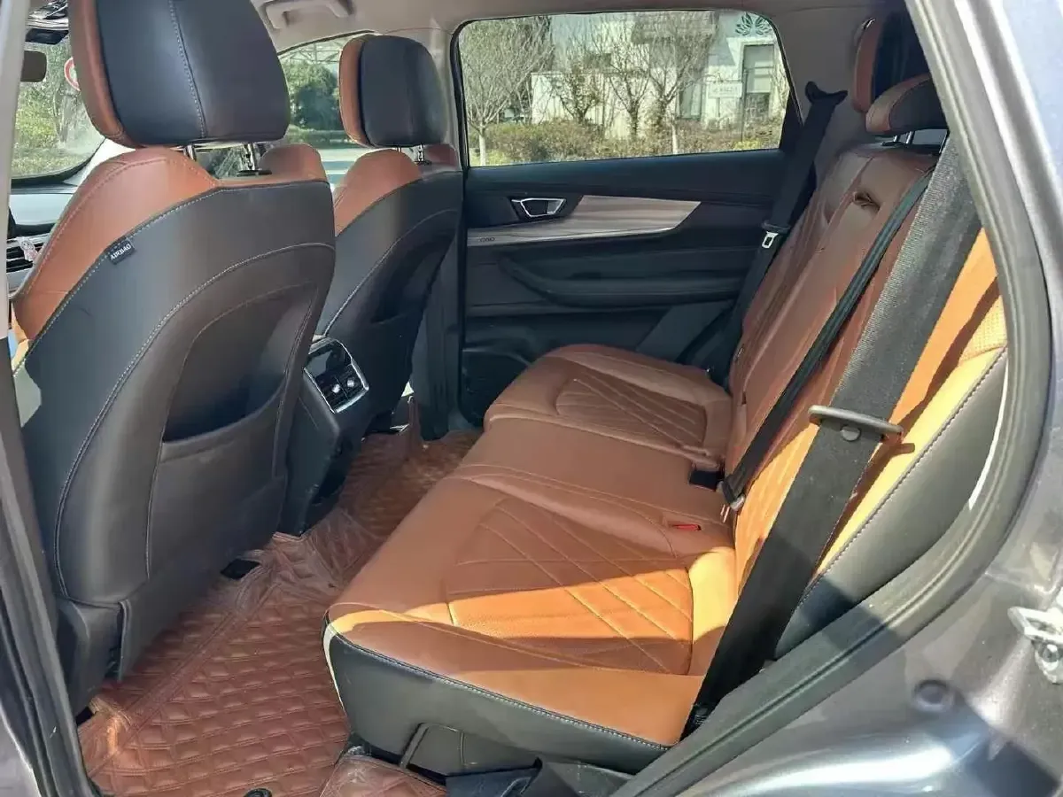 2021 Chery Tiggo 8 2.0T 254HP L4 7DCT,autocango,china used car exporter,china ev exporter,chinese used car exporter,chinese used ev exporter