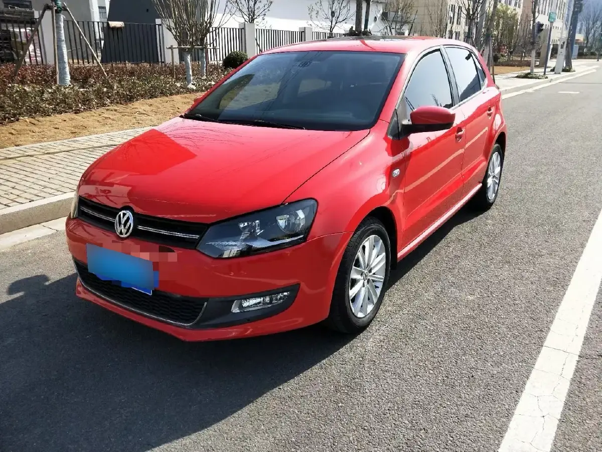 2013 Volkswagen Polo 1.6L 105HP L4 6AT