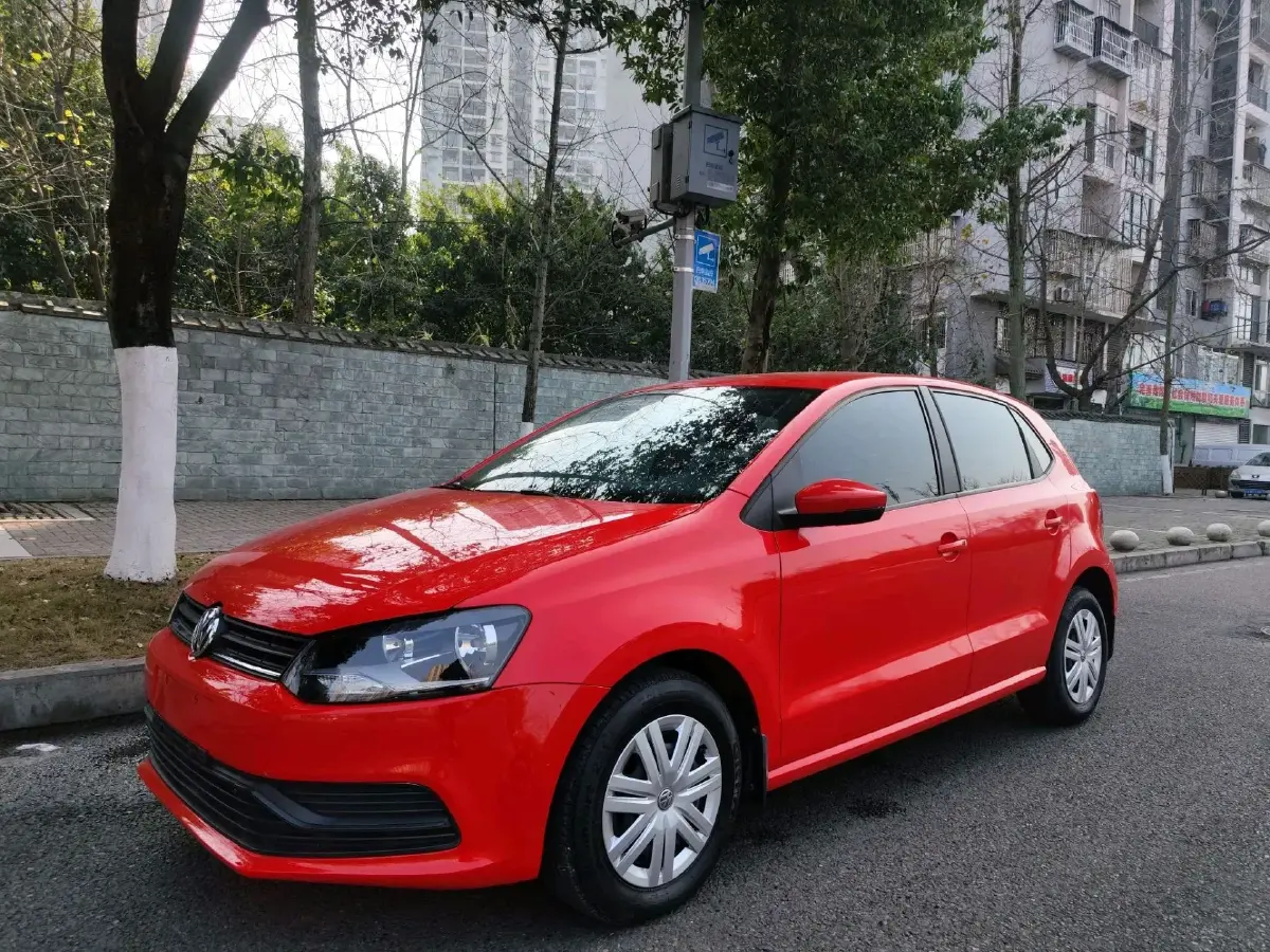 2016 Volkswagen Polo 1.4L 90HP L4 6AT