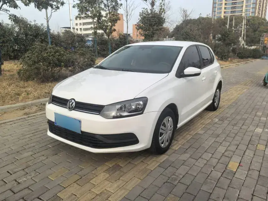 2014 Volkswagen Polo 1.4L 90HP L4 5MT