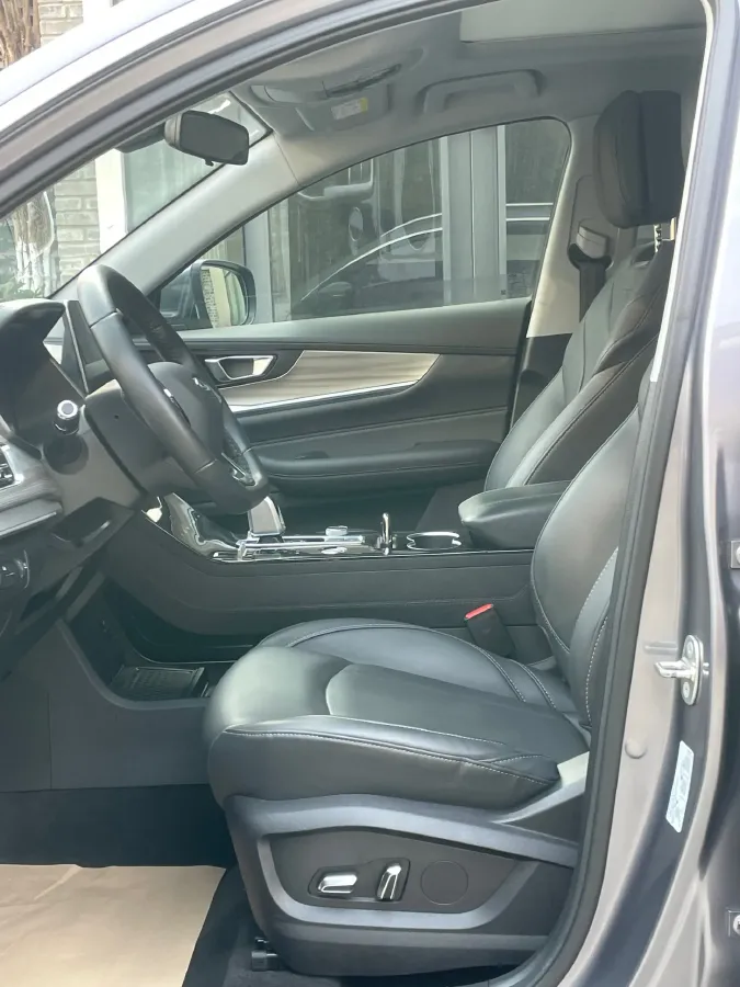 2021 Chery Tiggo 8 2.0T 254HP L4 7DCT,autocango,china used car exporter,china ev exporter,chinese used car exporter,chinese used ev exporter