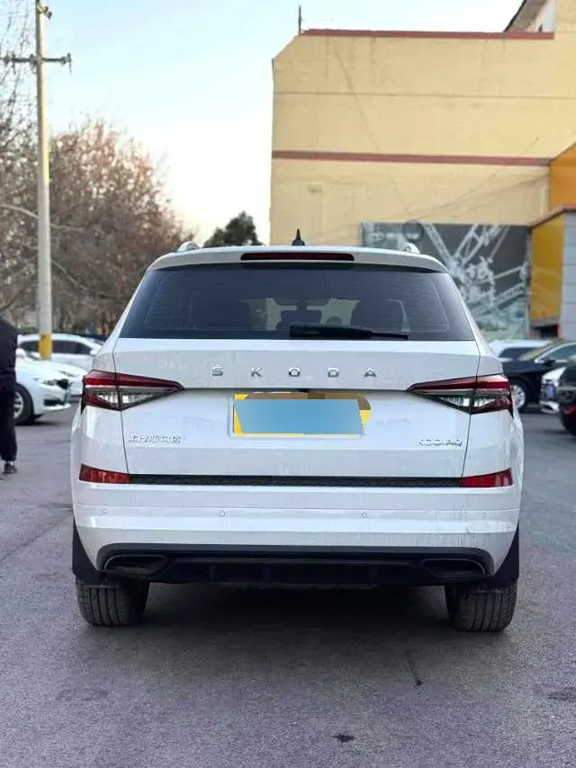 2024 Skoda Kodiak 2.0T 186HP L4 7DCT,autocango,china used car exporter,china ev exporter,chinese used car exporter,chinese used ev exporter