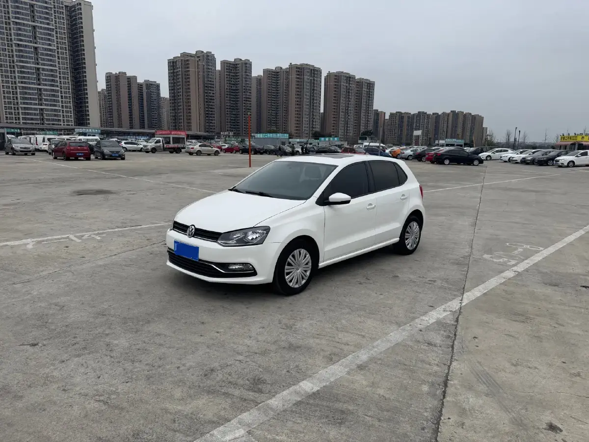 2016 Volkswagen Polo 1.6L 110HP L4 5MT