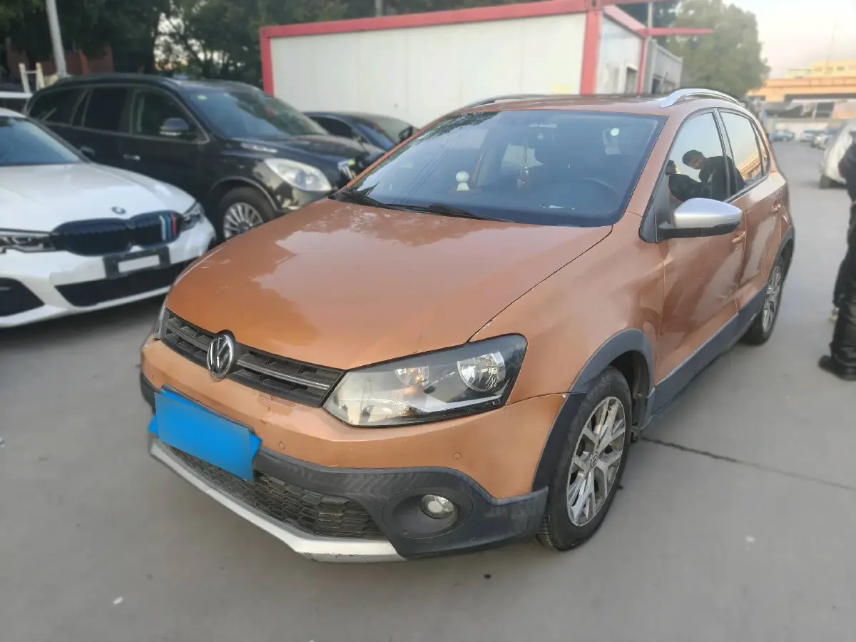 2014 Volkswagen Polo 1.6L 110HP L4 5MT