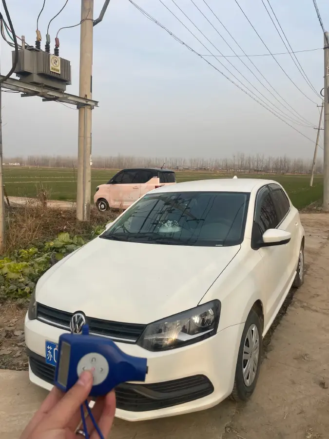 2016 Volkswagen Polo 1.4L 90HP L4 6AT