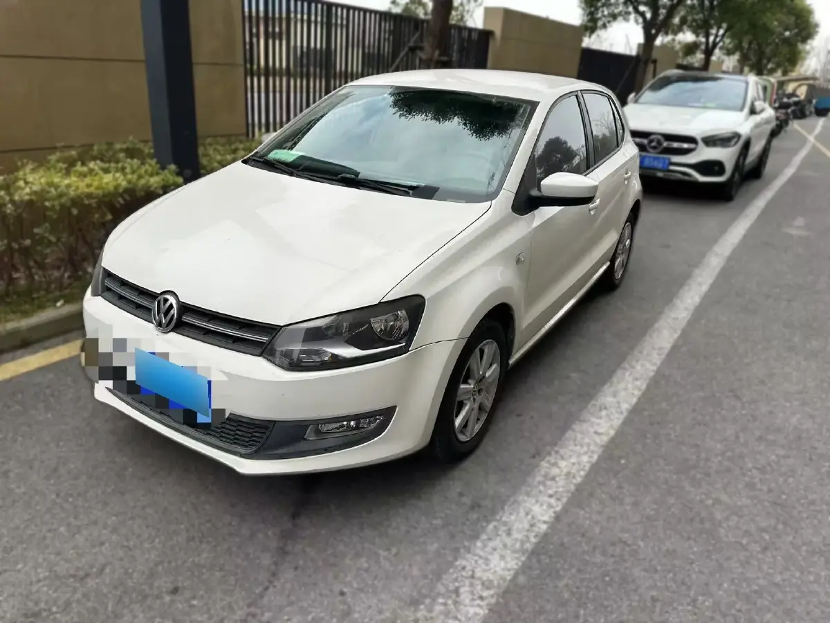 2013 Volkswagen Polo 1.4L 86HP L4 5MT