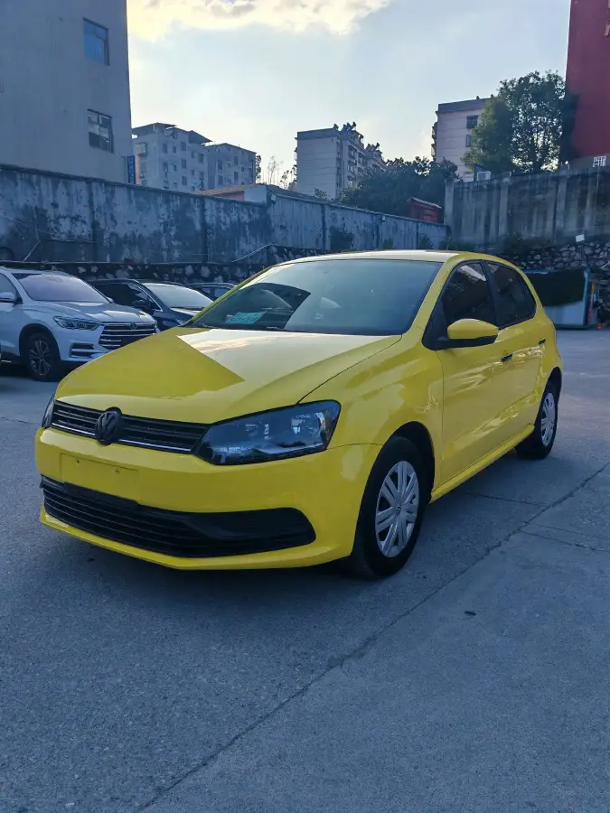 2016 Volkswagen Polo 1.4L 90HP L4 6AT