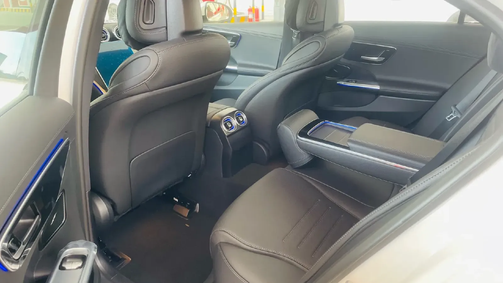 2025 Mercedes-Benz C Class 1.5T 204HP L4 9AT,autocango,china used car exporter,china ev exporter,chinese used car exporter,chinese used ev exporter