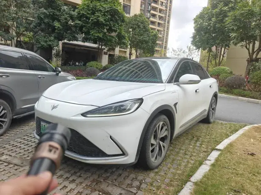 2022 ARCFOX αS BEV 93.6KWH