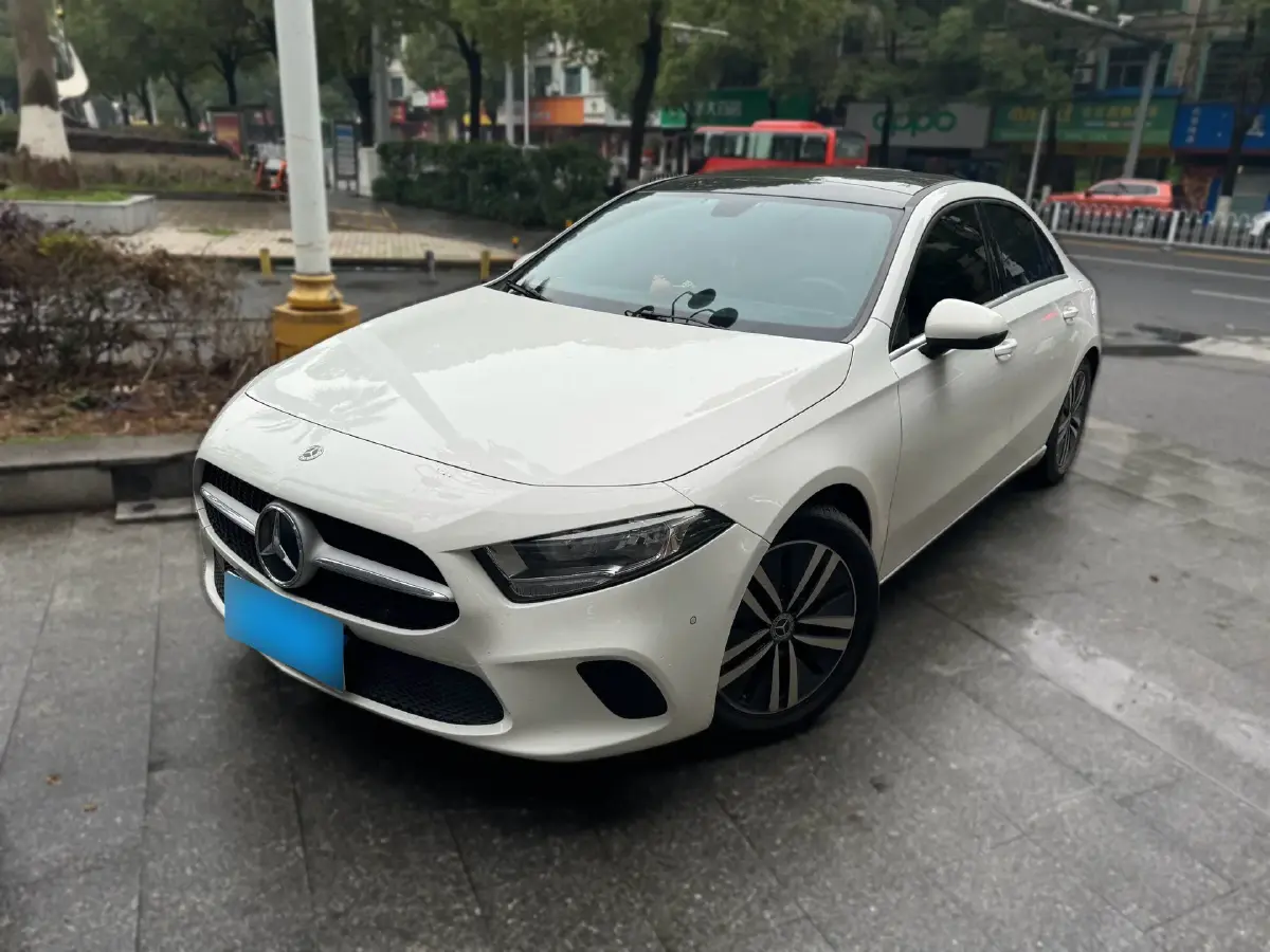 2022 Mercedes-Benz A Class 1.3T 136HP L4 7DCT