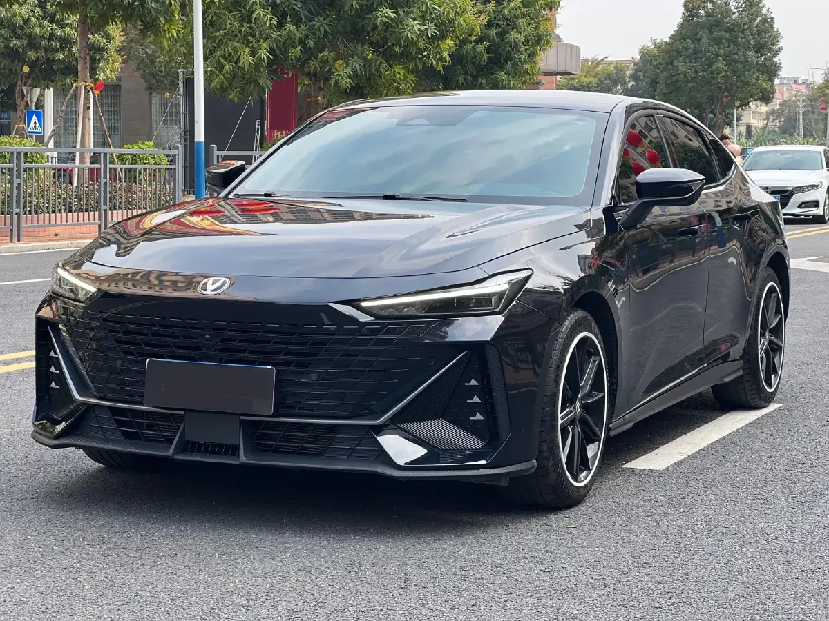 2023 ChangAn UNI-V 1.5T 188HP L4 7DCT