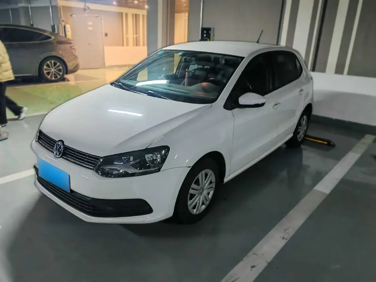 2016 Volkswagen Polo 1.4L 90HP L4 6AT