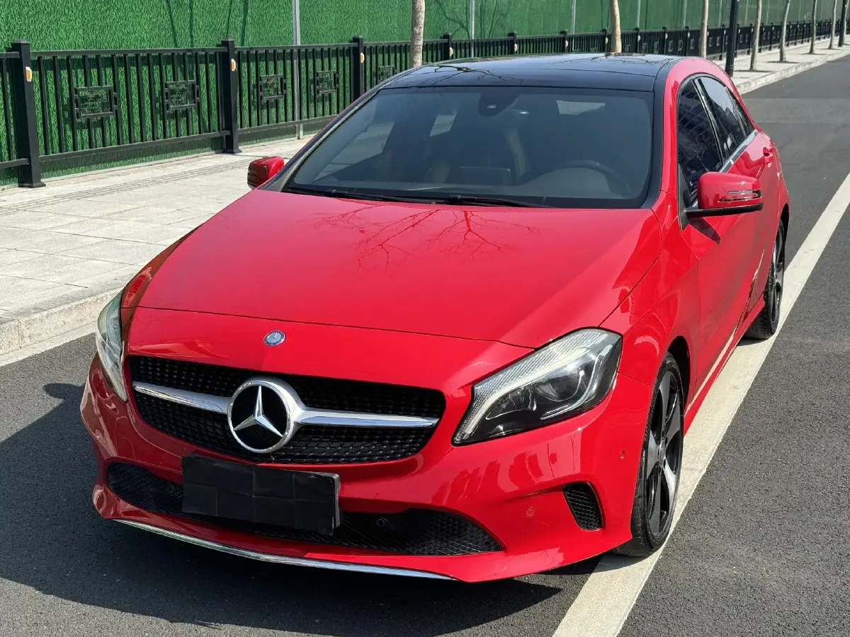 2016 Mercedes-Benz A Class 1.6T 156HP L4 7DCT