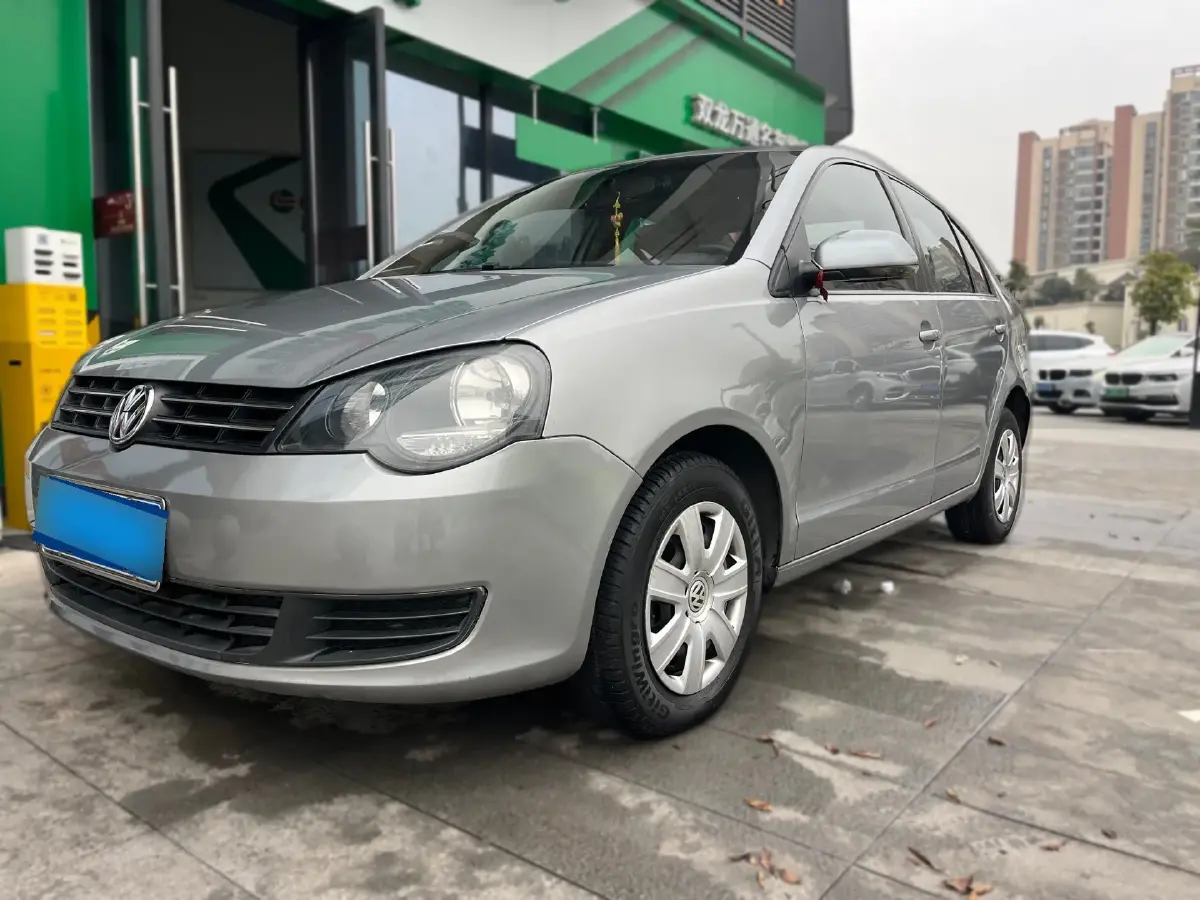 2011 Volkswagen Polo 1.4L 86HP L4 5MT