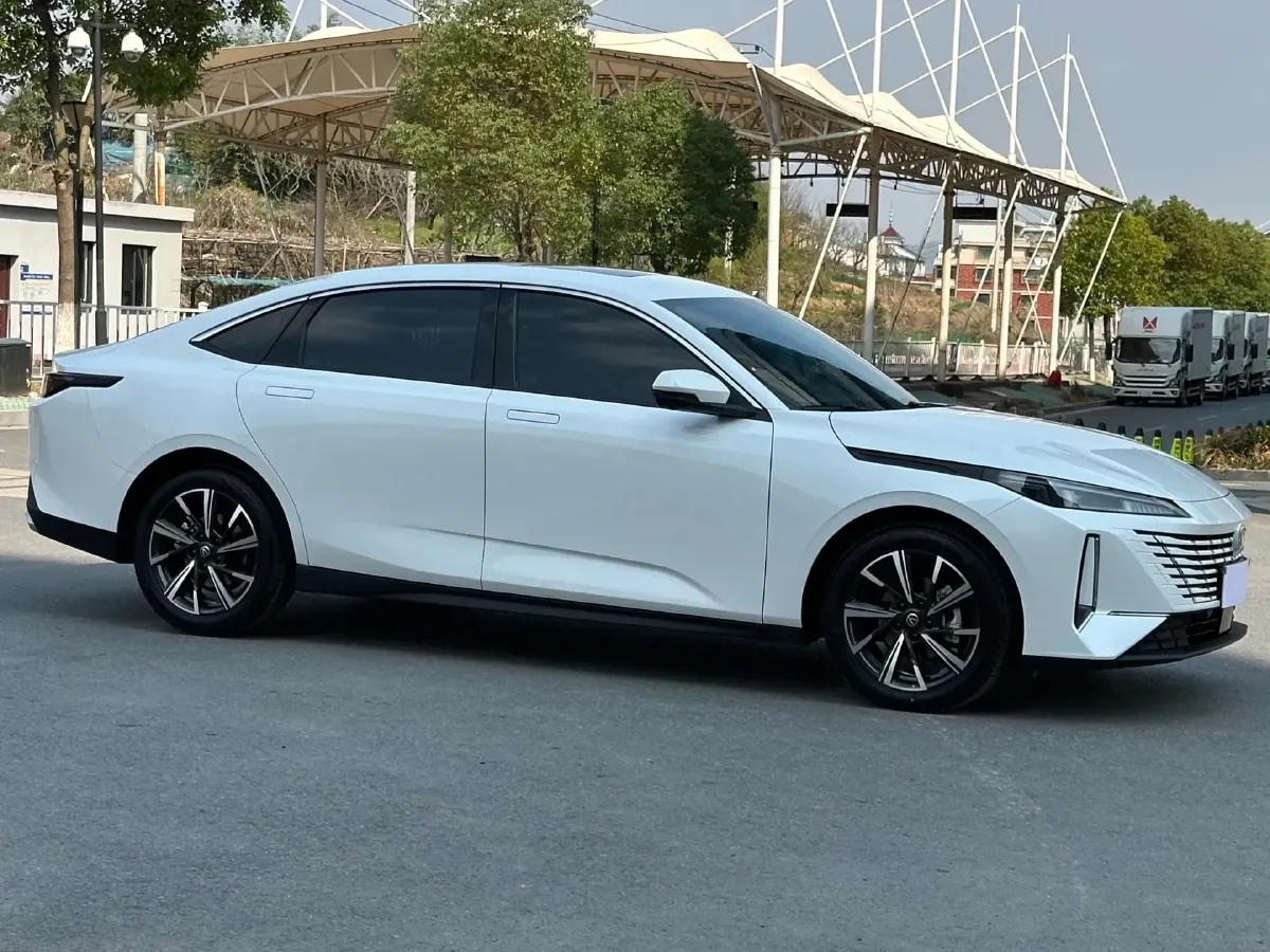 2024 ChangAn Eado 1.5T 170HP L4 7DCT,autocango,china used car exporter,china ev exporter,chinese used car exporter,chinese used ev exporter