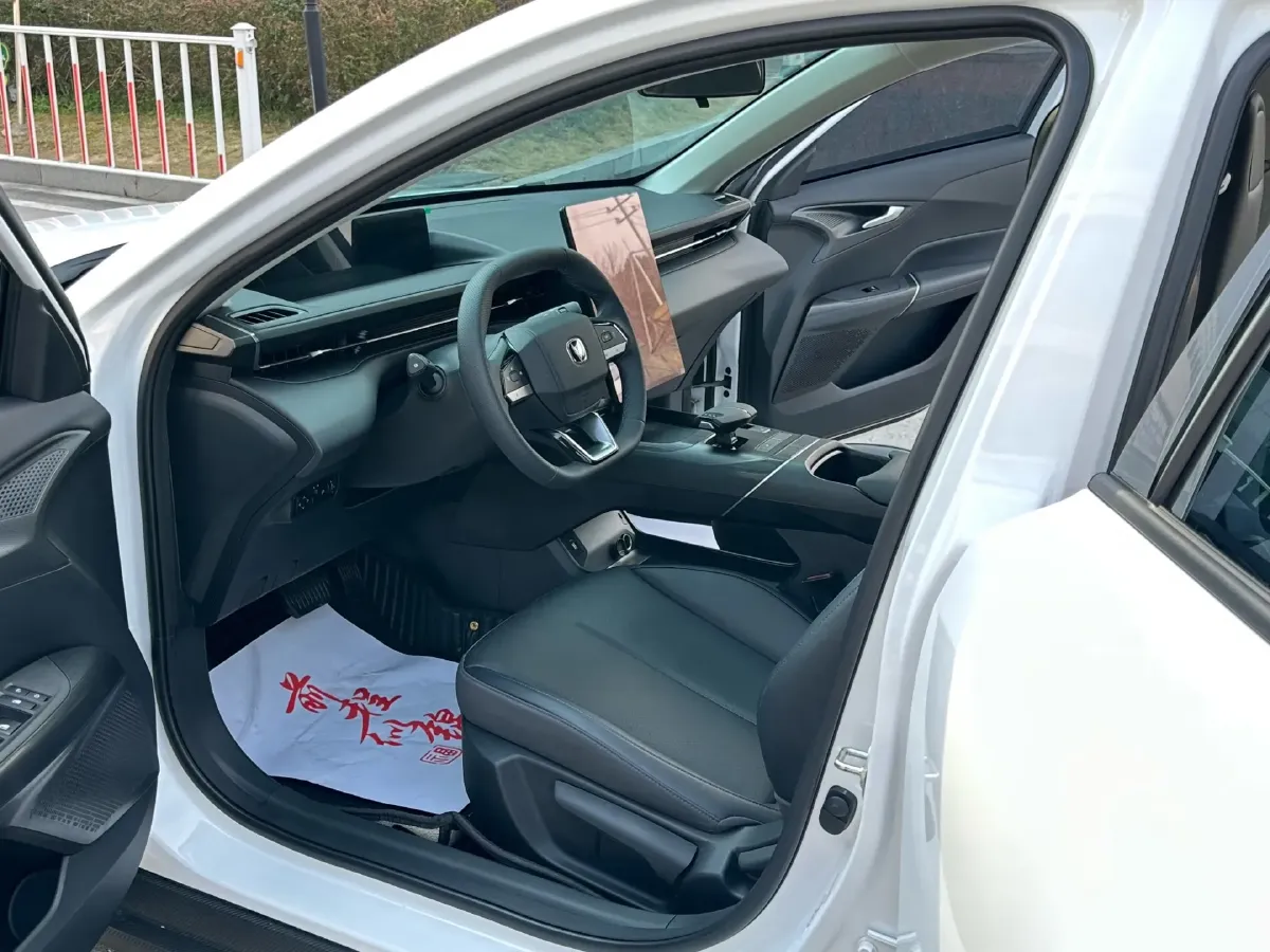 2024 ChangAn Eado 1.5T 170HP L4 7DCT,autocango,china used car exporter,china ev exporter,chinese used car exporter,chinese used ev exporter