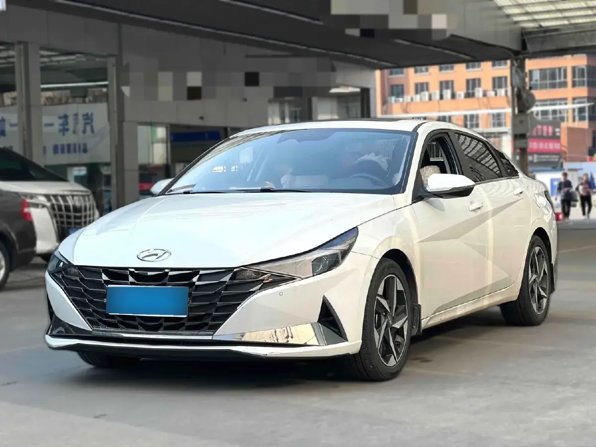 2022 Hyundai Elantra 1.5L 115HP L4 CVT