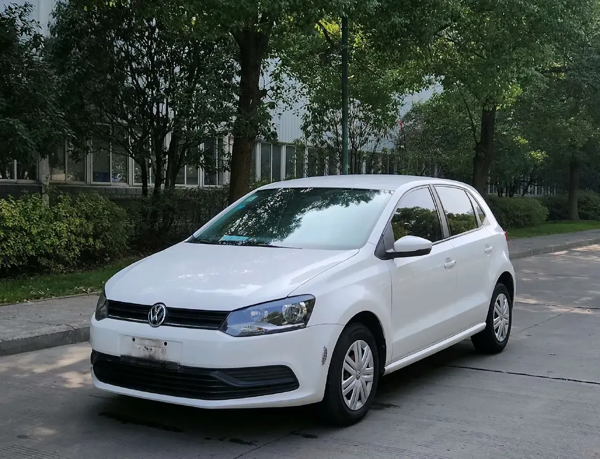 2016 Volkswagen Polo 1.4L 90HP L4 6AT