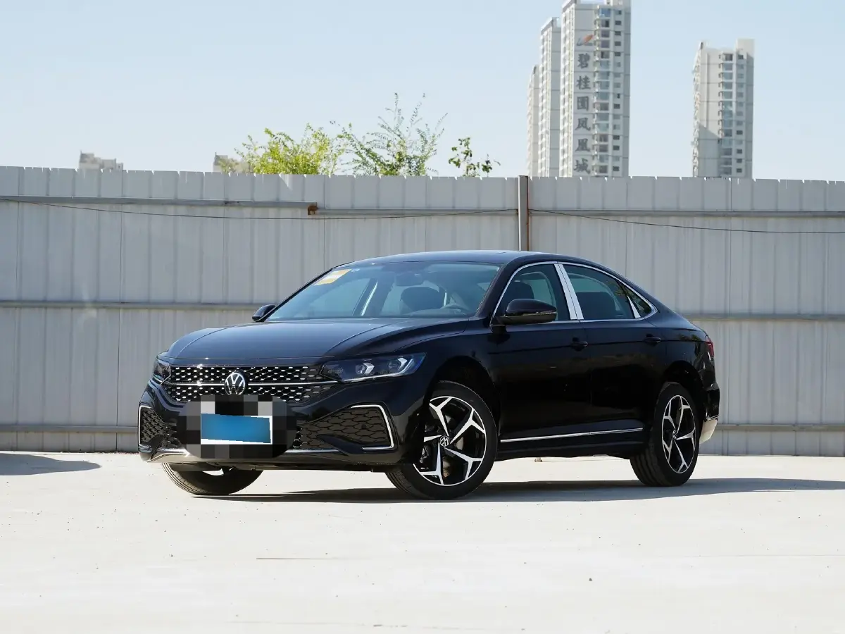 2024 Volkswagen Passat 2.0T 186HP L4 7DCT