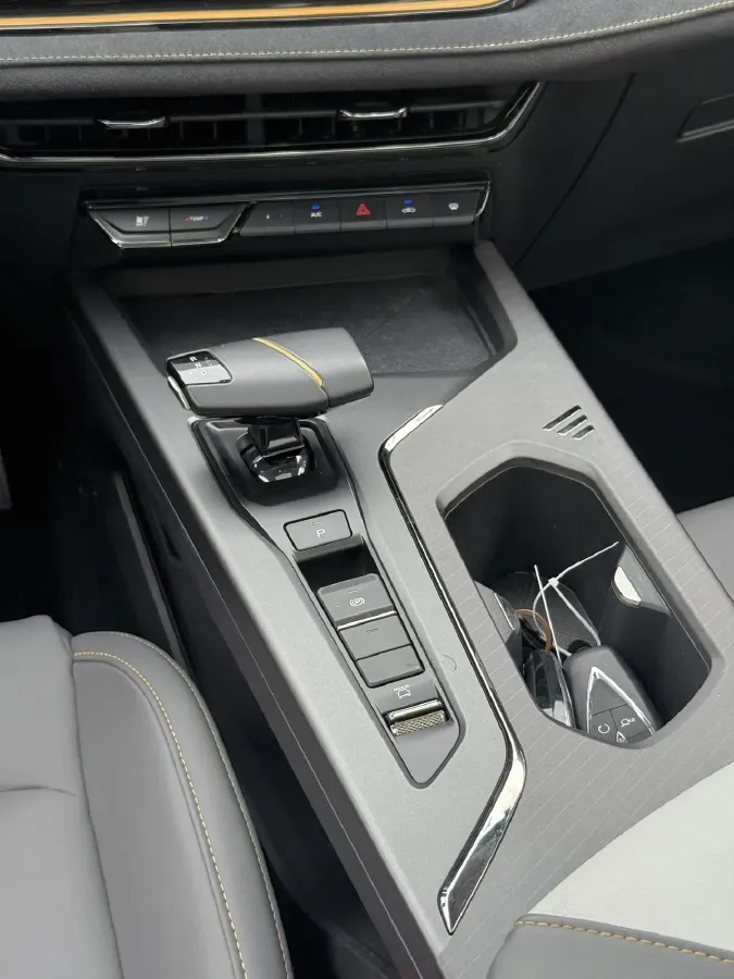 2023 ChangAn Oshan X5 Plus 1.5T 188HP L4 7DCT,autocango,china used car exporter,china ev exporter,chinese used car exporter,chinese used ev exporter