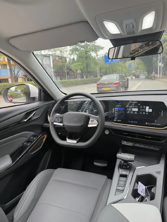 2023 ChangAn Oshan X5 Plus 1.5T 188HP L4 7DCT,autocango,china used car exporter,china ev exporter,chinese used car exporter,chinese used ev exporter