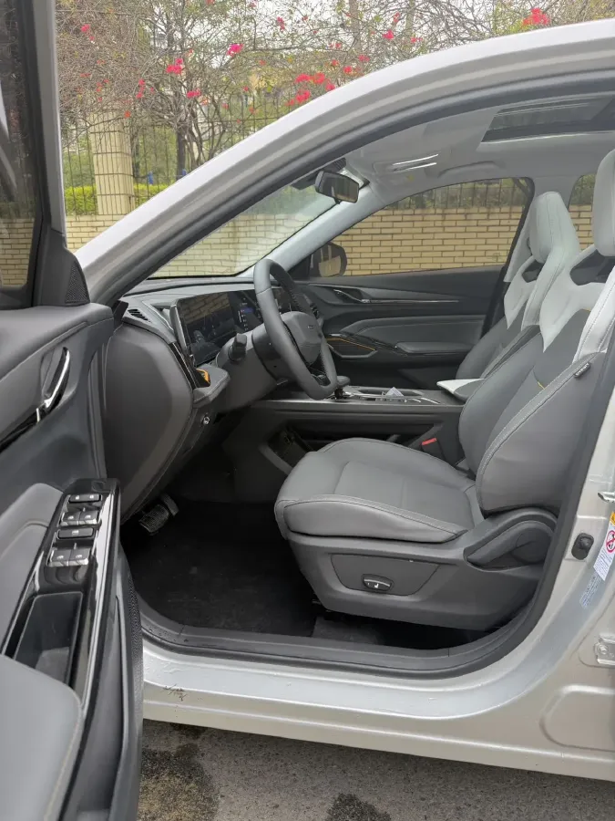 2023 ChangAn Oshan X5 Plus 1.5T 188HP L4 7DCT,autocango,china used car exporter,china ev exporter,chinese used car exporter,chinese used ev exporter