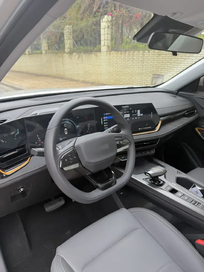 2023 ChangAn Oshan X5 Plus 1.5T 188HP L4 7DCT,autocango,china used car exporter,china ev exporter,chinese used car exporter,chinese used ev exporter