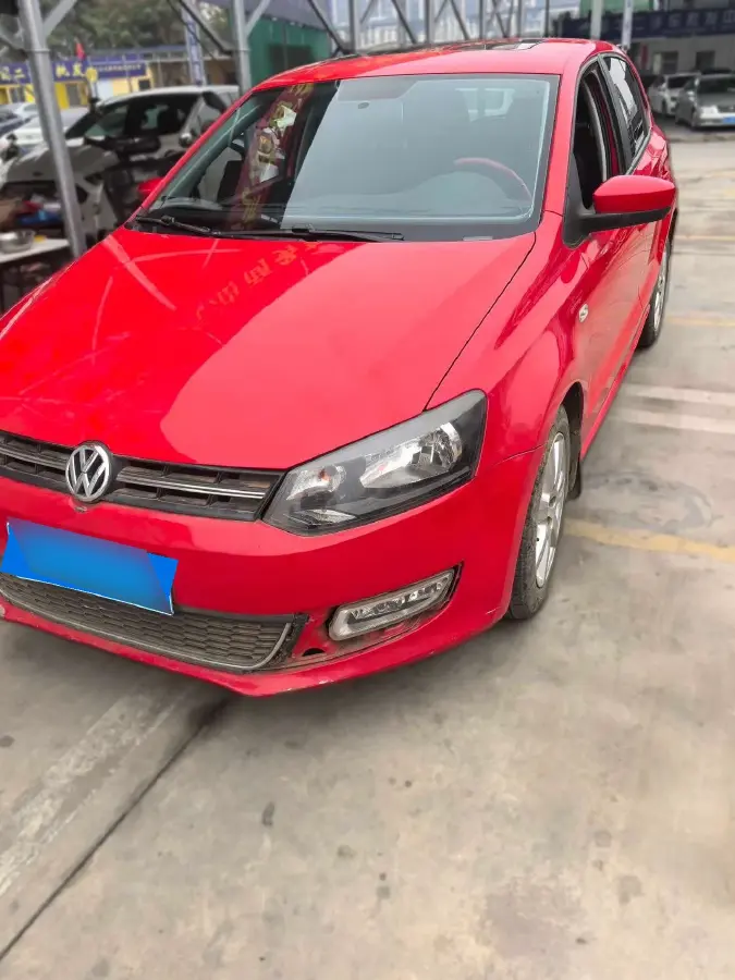 2011 Volkswagen Polo 1.4L 86HP L4 6AT