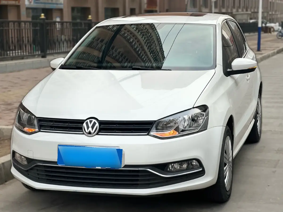 2016 Volkswagen Polo 1.6L 110HP L4 5MT