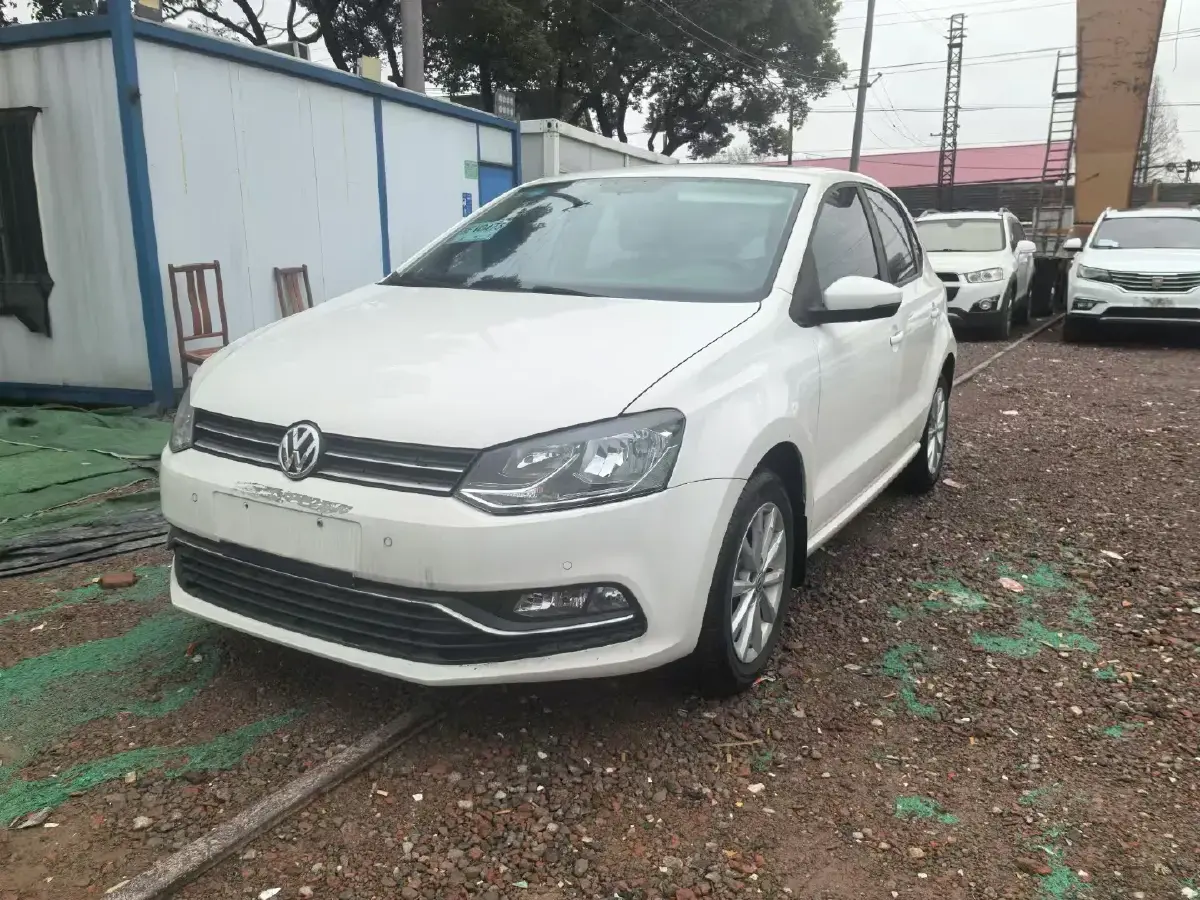 2014 Volkswagen Polo 1.4L 90HP L4 6AT
