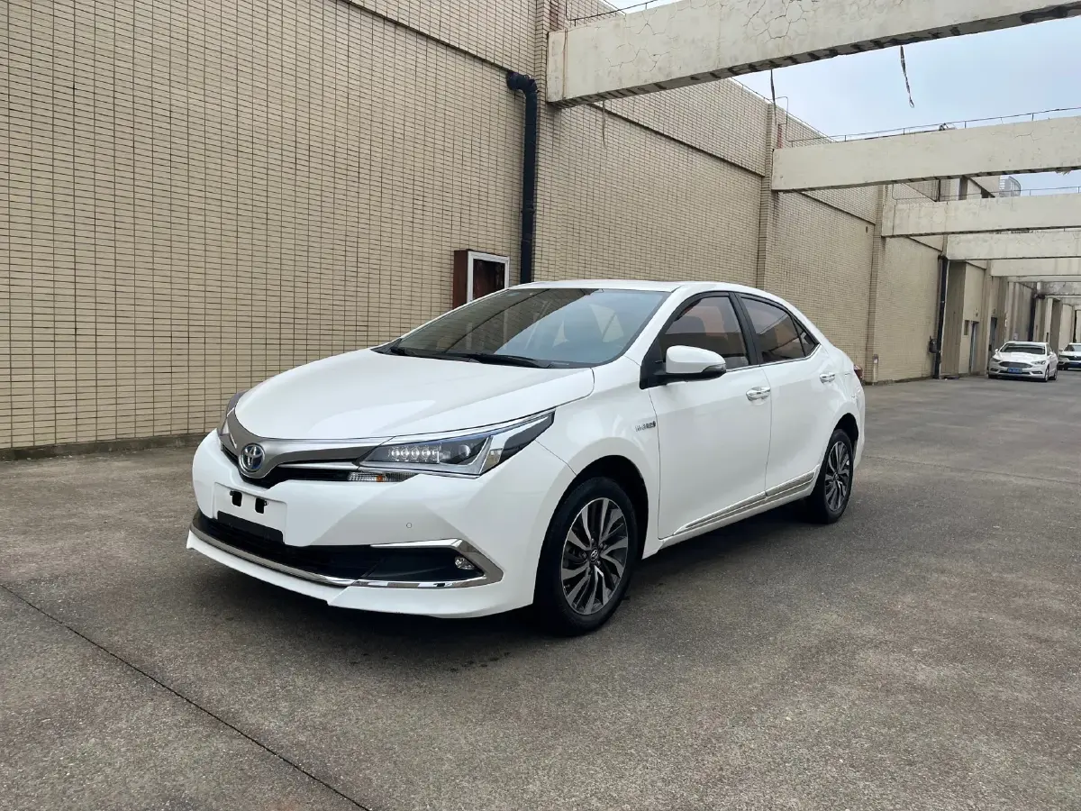 2018 Toyota Corolla 1.8L 99HP L4 E-CVT Hybrid