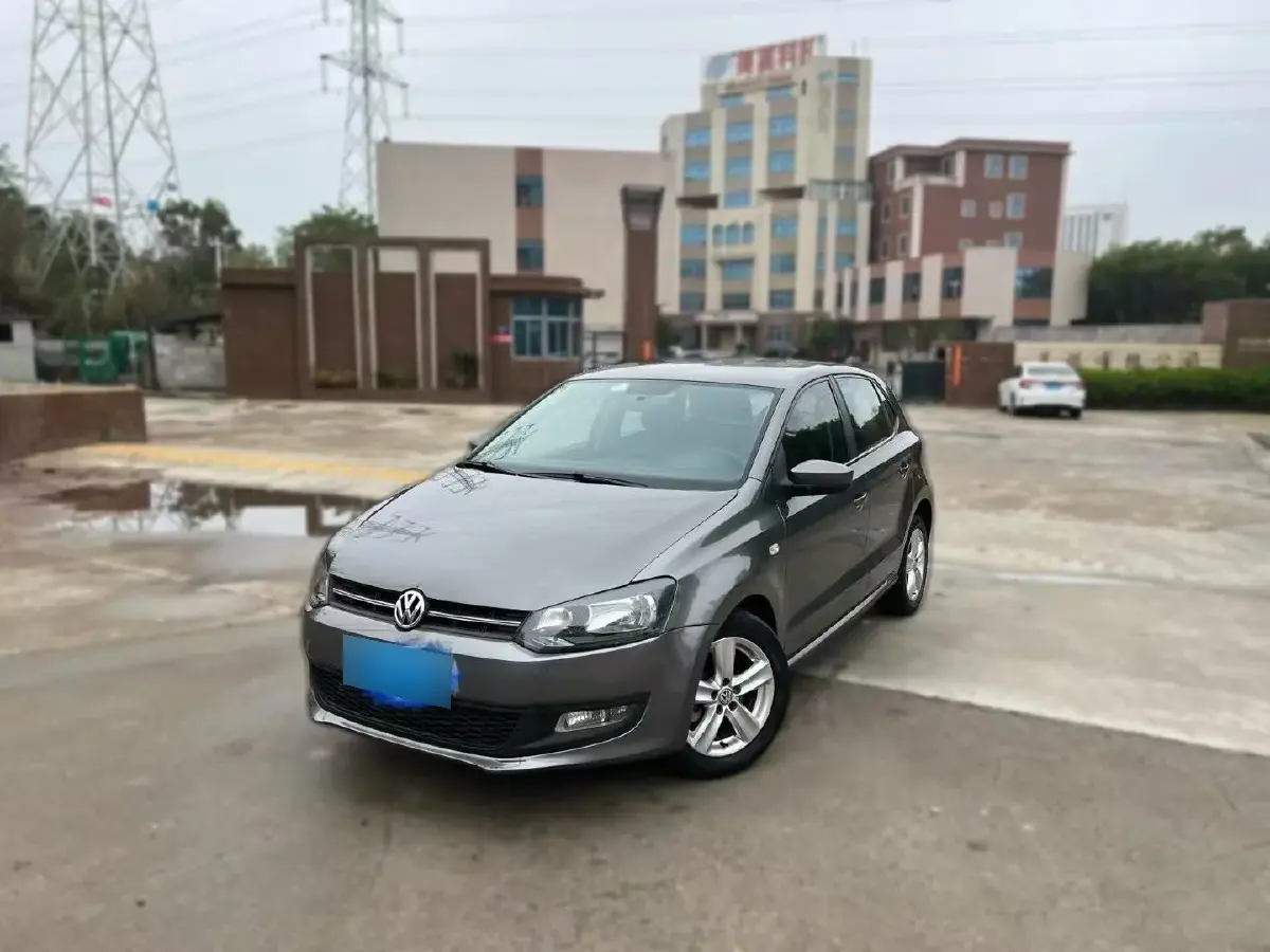 2011 Volkswagen Polo 1.4L 86HP L4 6AT