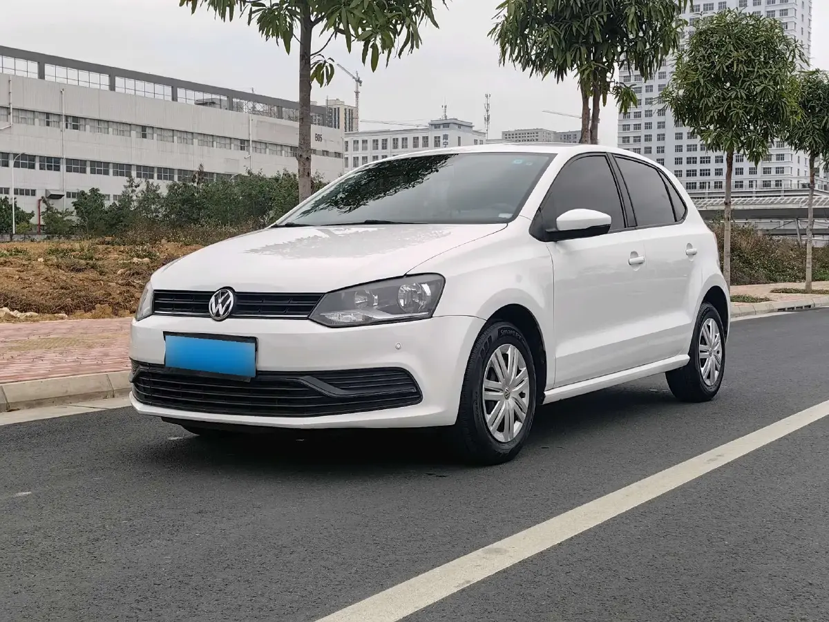 2016 Volkswagen Polo 1.4L 90HP L4 6AT