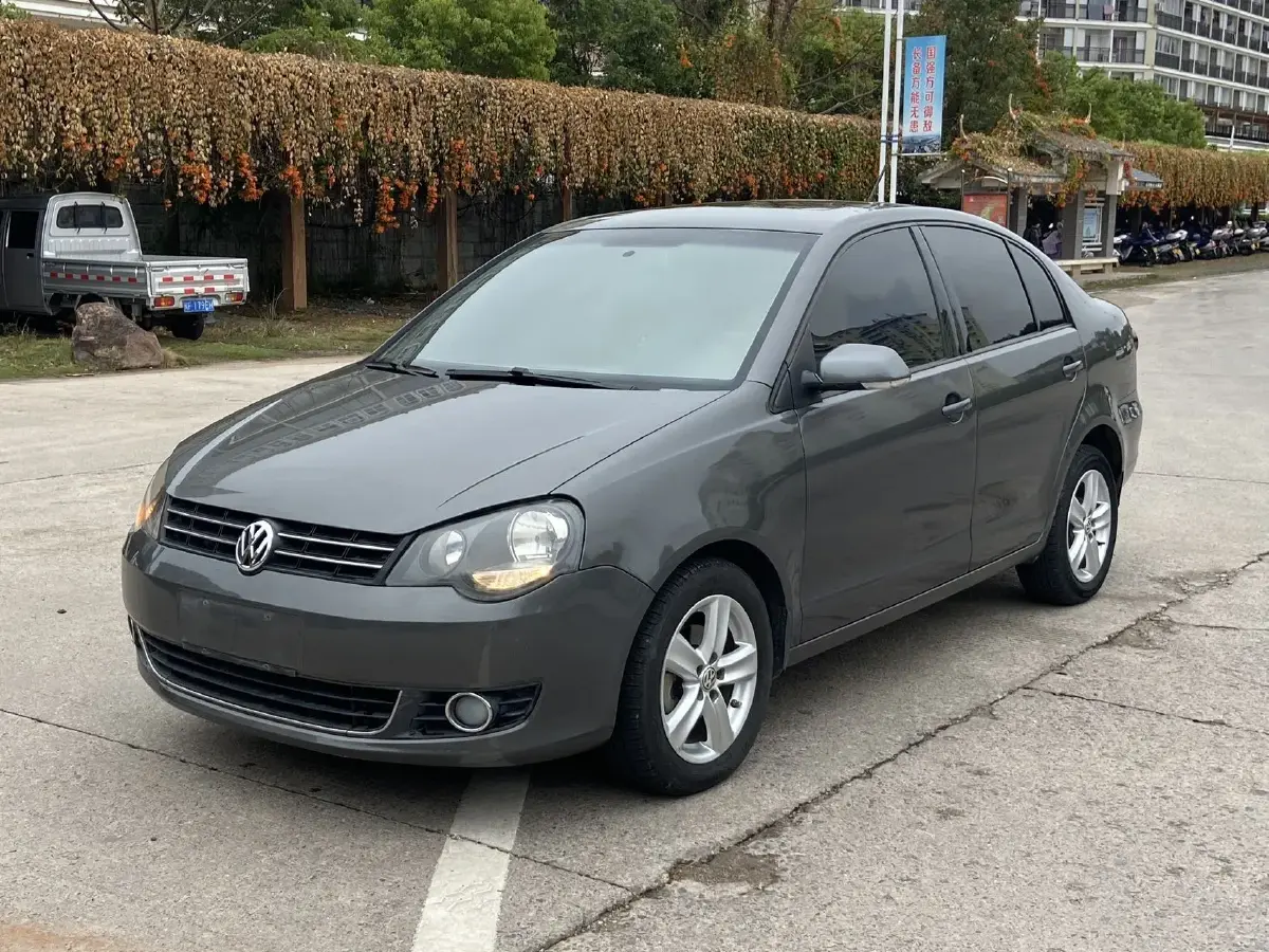 2011 Volkswagen Polo 1.6L 105HP L4 5MT