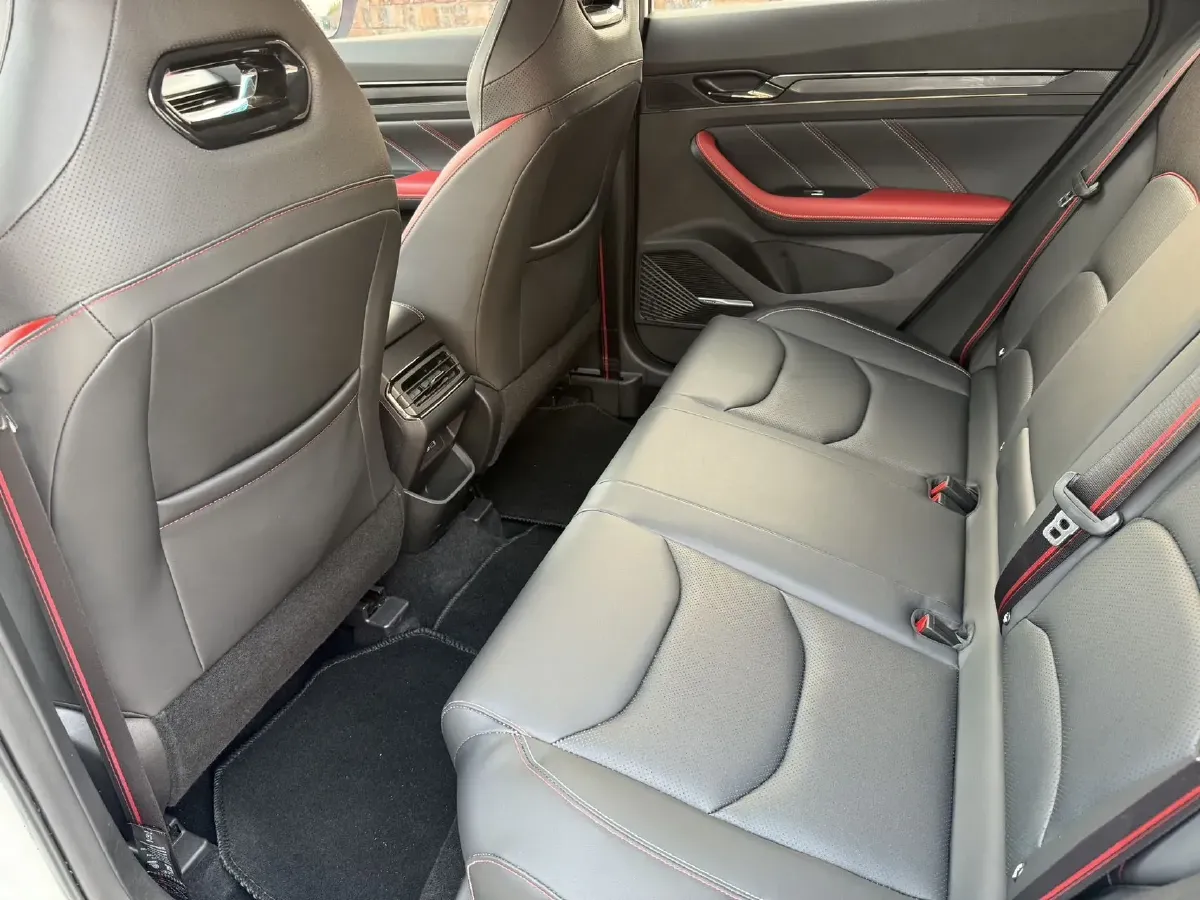 2021 Geely Emgrand S 1.4T 141HP L4 CVT,autocango,china used car exporter,china ev exporter,chinese used car exporter,chinese used ev exporter