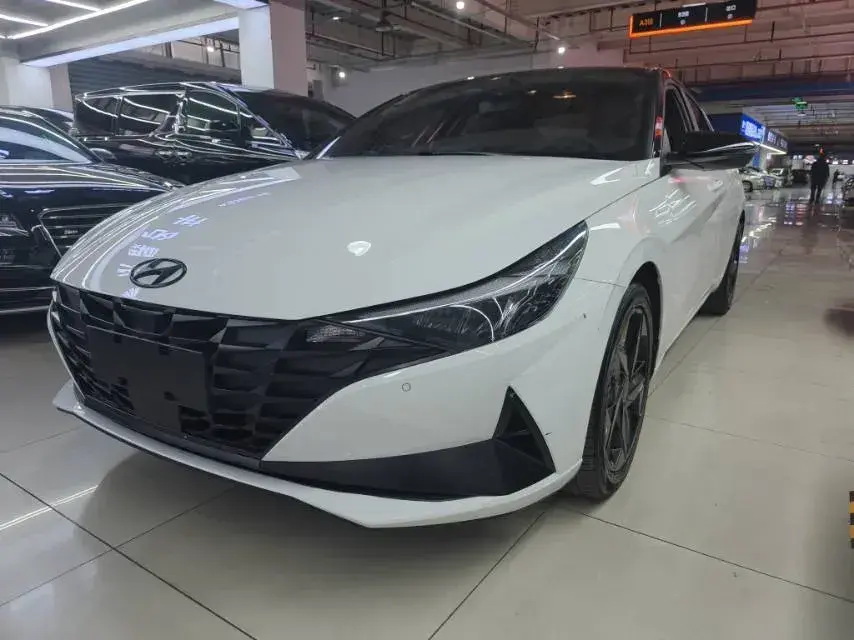 2022 Hyundai Elantra 1.5L 115HP L4 CVT