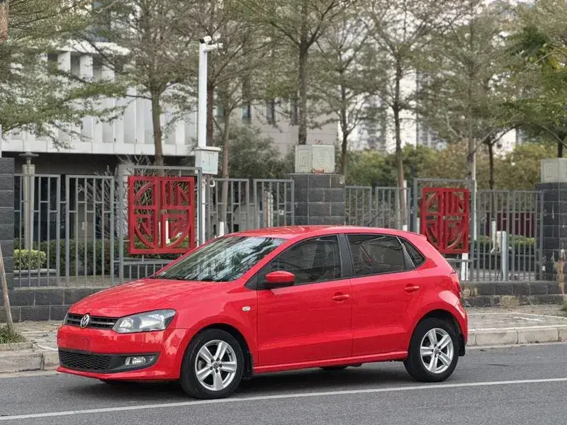 2011 Volkswagen Polo 1.4L 86HP L4 6AT
