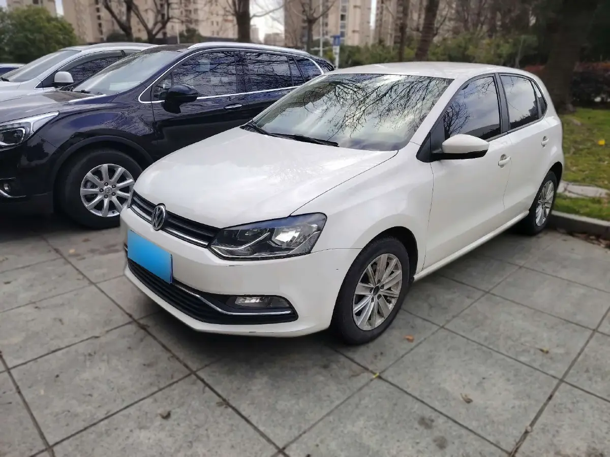 2014 Volkswagen Polo 1.6L 110HP L4 6AT
