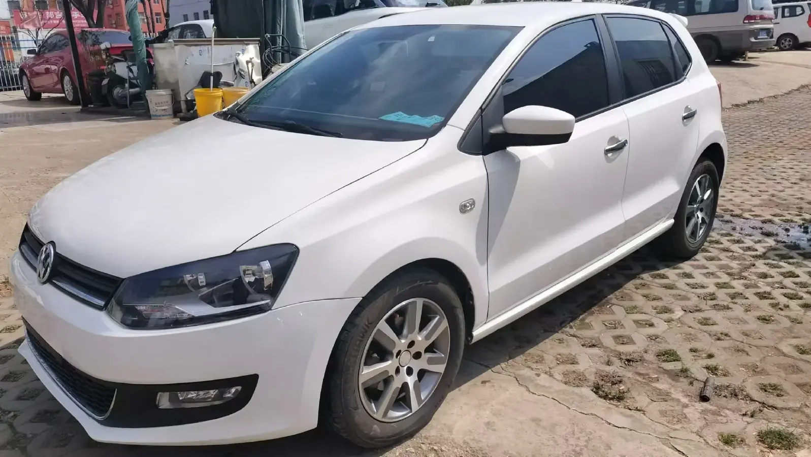 2013 Volkswagen Polo 1.4L 86HP L4 5MT