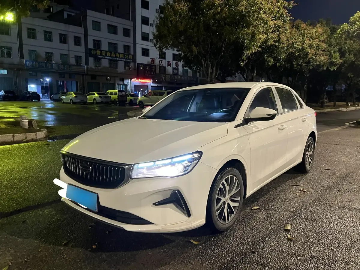 2022 Geely Emgrand 1.5L 114HP L4 CVT