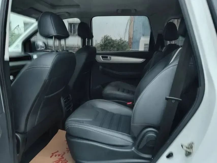 2022 DongFeng Forthing SX6 1.6L 122HP L4 5MT,autocango,china used car exporter,china ev exporter,chinese used car exporter,chinese used ev exporter