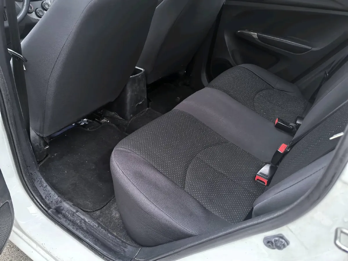 2015 HaiMa M3 1.5L 112HP L4 5MT,autocango,china used car exporter,china ev exporter,chinese used car exporter,chinese used ev exporter